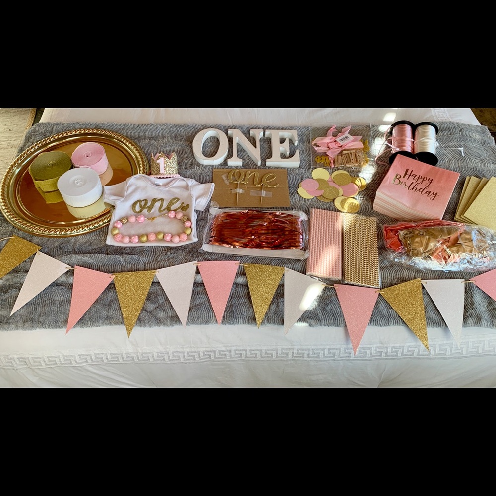 ⭐️ SOLD ⭐️ Baby girl 1st birthday bundle
